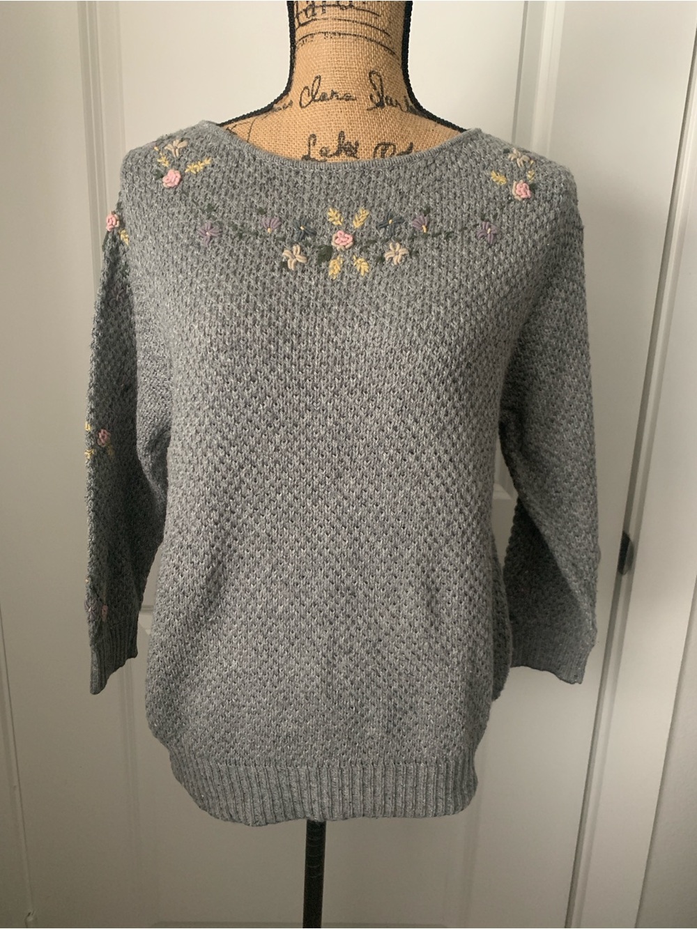Vintage All Points Gray Knit Floral Sweater Size L